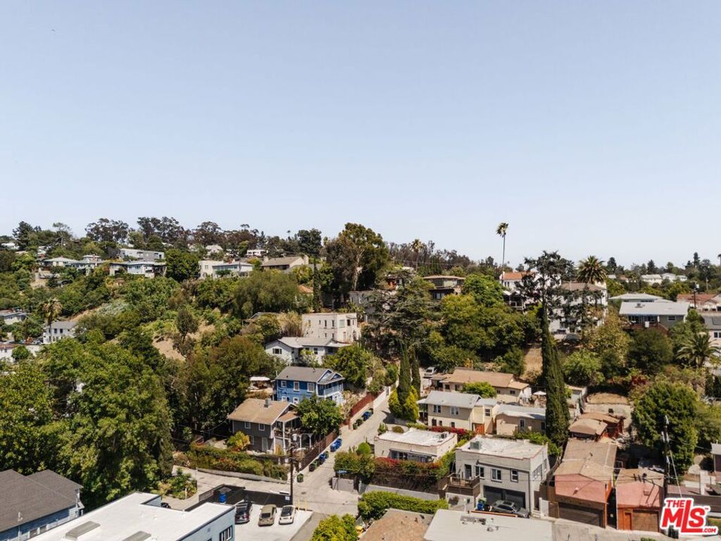 Image 29 of property listing at 1567 Paul Terrace, Los Angeles, CA 90026