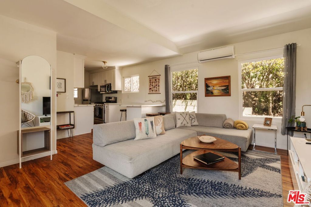 Image 4 of property listing at 1567 Paul Terrace, Los Angeles, CA 90026