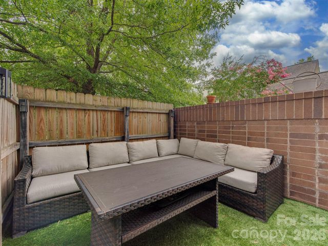 712 N Alexander Street, Charlotte, NC 28202