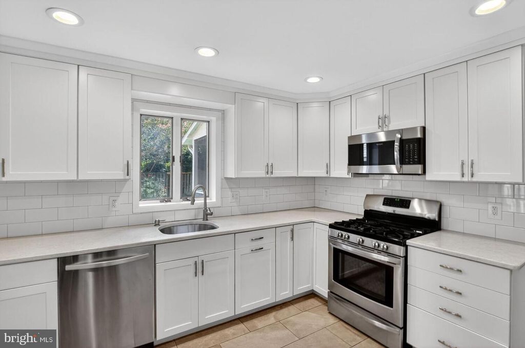 10317 DICKENS AVE, Bethesda, MD 20814