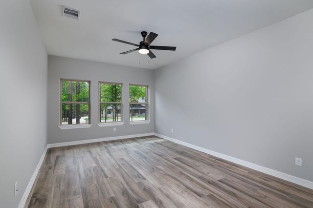 364 Dahlia Road, Huntsville, TX 77320