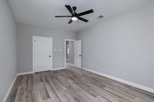 364 Dahlia Road, Huntsville, TX 77320