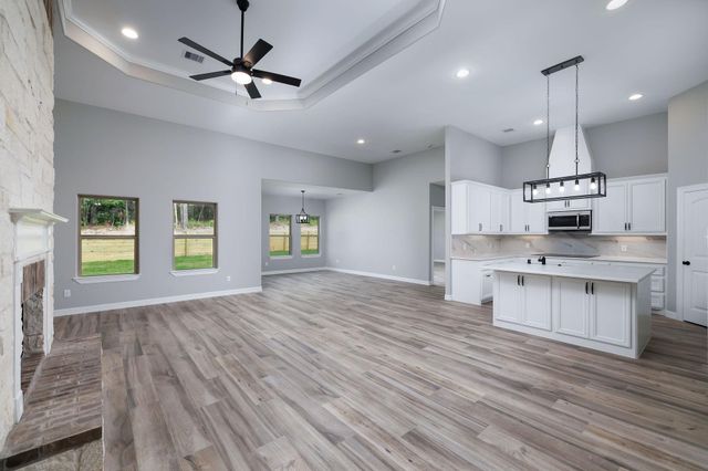 364 Dahlia Road, Huntsville, TX 77320