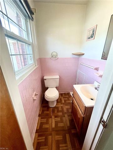702 Dresden DR, Newport News, VA 23601