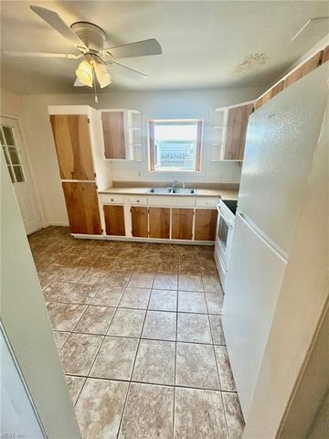 702 Dresden DR, Newport News, VA 23601