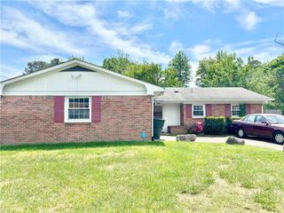 702 Dresden DR, Newport News, VA 23601