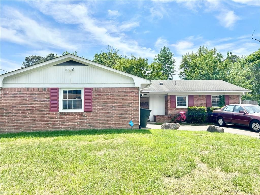 702 Dresden DR, Newport News, VA 23601