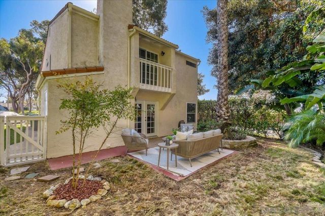 3504 Woodland Way, Carlsbad, CA 92008