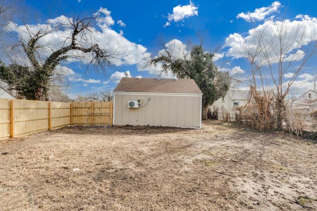 1259 N Terrace Dr, Wichita, KS 67208