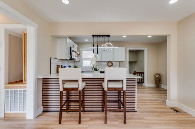 1259 N Terrace Dr, Wichita, KS 67208