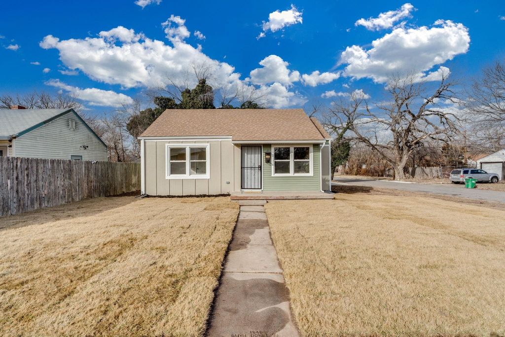 1259 N Terrace Dr, Wichita, KS 67208