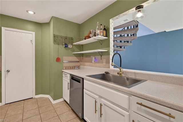 4996 Rugby RD, Virginia Beach, VA 23464