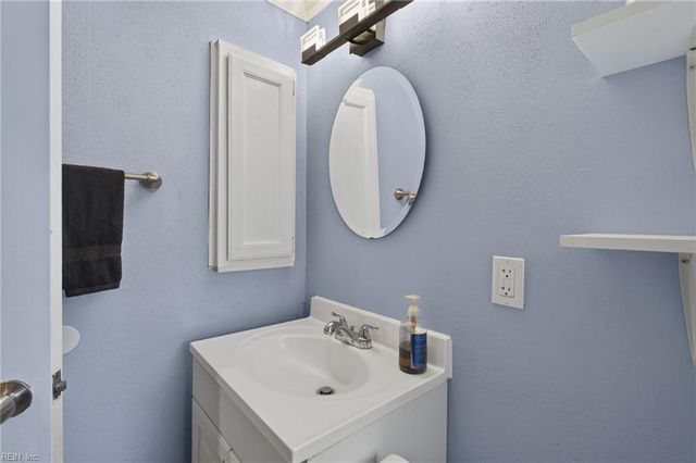 4996 Rugby RD, Virginia Beach, VA 23464