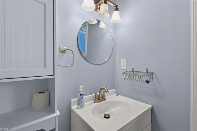 4996 Rugby RD, Virginia Beach, VA 23464