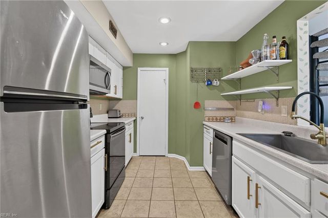 4996 Rugby RD, Virginia Beach, VA 23464
