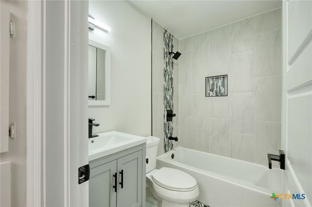 1702 Wagon Gap Drive, Round Rock, TX 78681