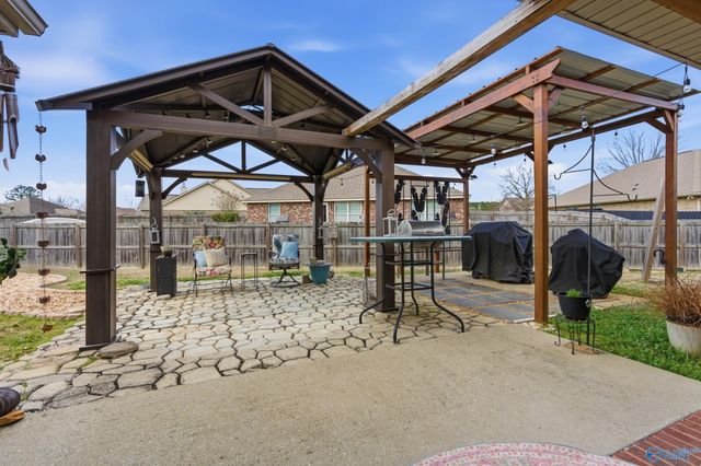 122 Coach Glen Drive, Owens Cross Roads, AL 35763