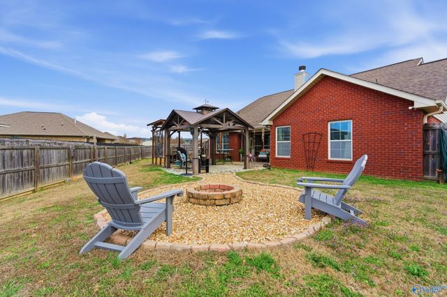 122 Coach Glen Drive, Owens Cross Roads, AL 35763