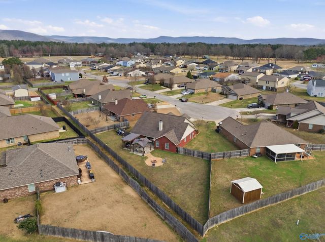 122 Coach Glen Drive, Owens Cross Roads, AL 35763