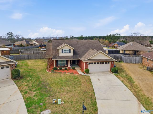 122 Coach Glen Drive, Owens Cross Roads, AL 35763