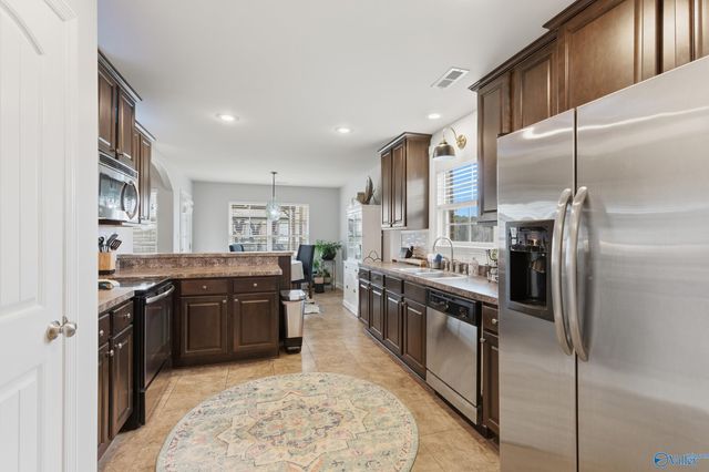 122 Coach Glen Drive, Owens Cross Roads, AL 35763