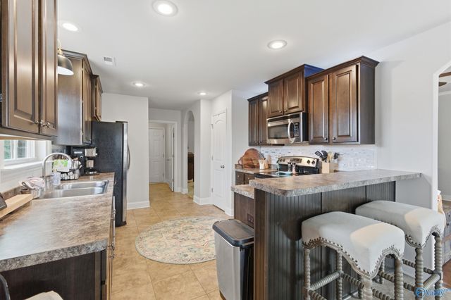 122 Coach Glen Drive, Owens Cross Roads, AL 35763