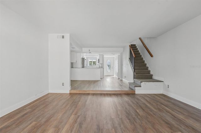 275 CAPRI CIRCLE N 105, Treasure Island, FL 33706
