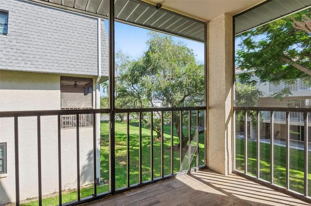 275 CAPRI CIRCLE N 105, Treasure Island, FL 33706