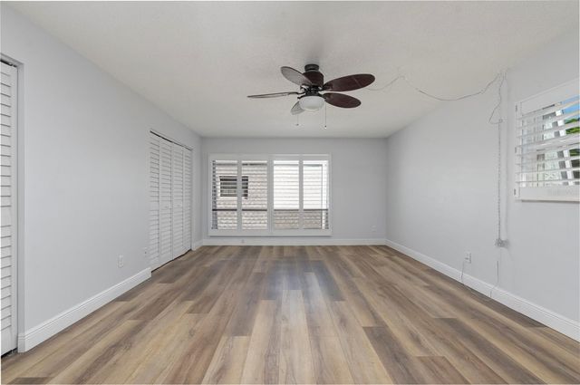 275 CAPRI CIRCLE N 105, Treasure Island, FL 33706