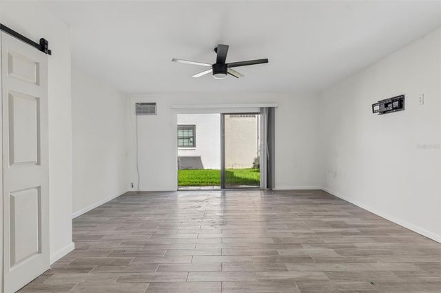 275 CAPRI CIRCLE N 105, Treasure Island, FL 33706