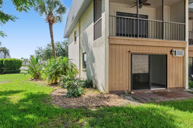 275 CAPRI CIRCLE N 105, Treasure Island, FL 33706
