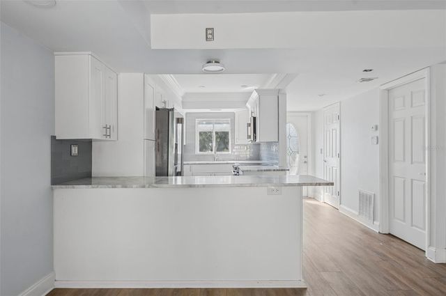 275 CAPRI CIRCLE N 105, Treasure Island, FL 33706