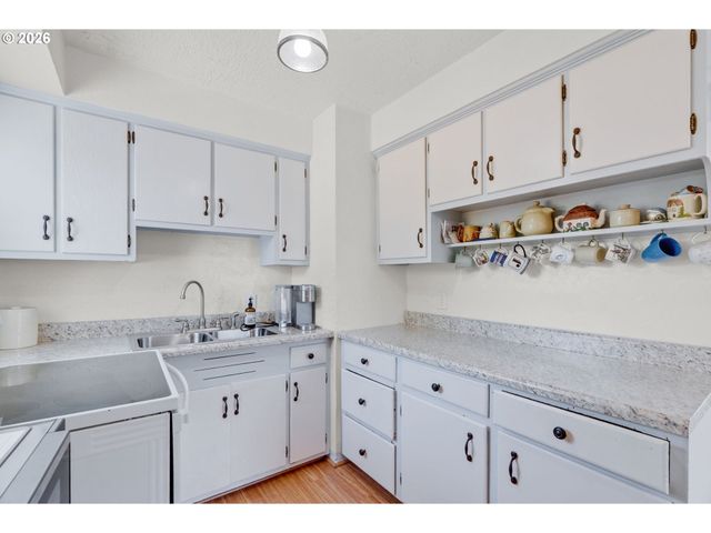 12325 Ne OREGON St, Portland, OR 97230