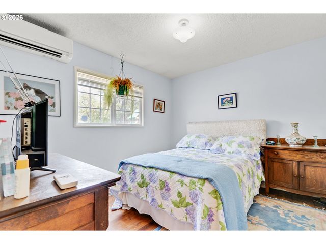 12325 Ne OREGON St, Portland, OR 97230
