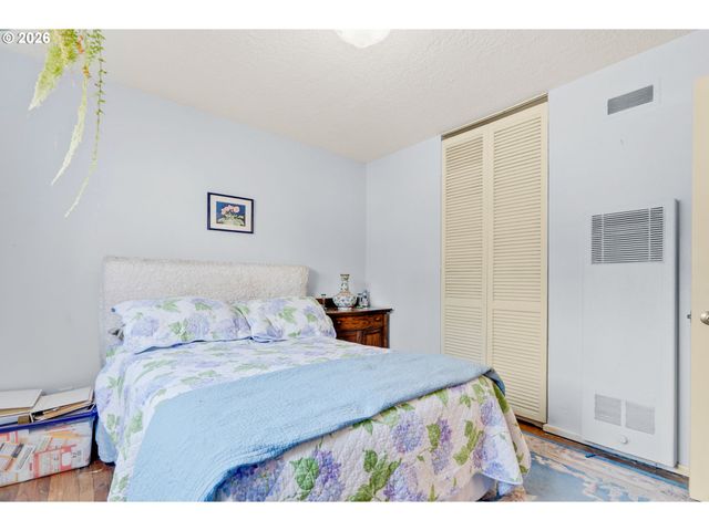 12325 Ne OREGON St, Portland, OR 97230
