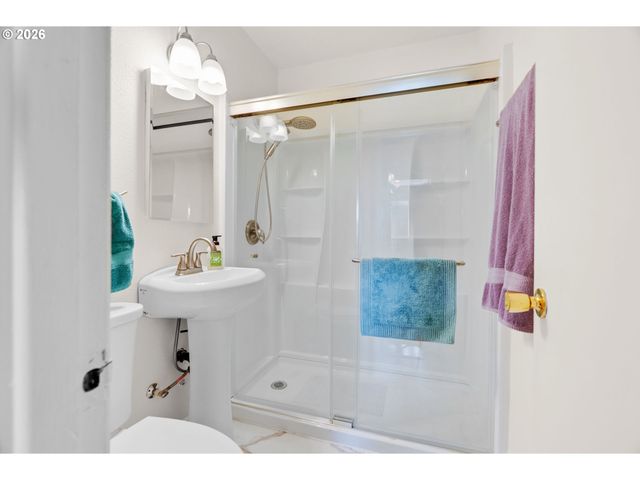 12325 Ne OREGON St, Portland, OR 97230