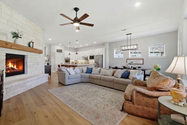 401 N Pilazzo Street, Montgomery, TX 77316