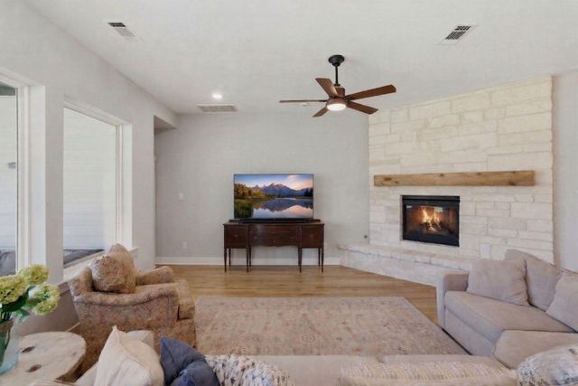 401 N Pilazzo Street, Montgomery, TX 77316