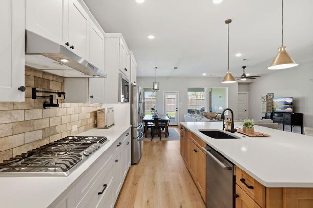 401 N Pilazzo Street, Montgomery, TX 77316