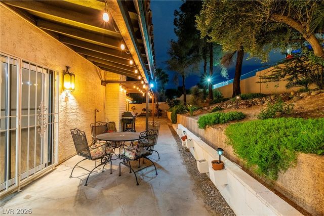 2457 Swan Lane, Las Vegas, NV 89121