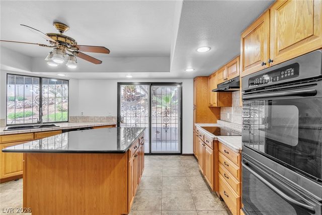 2457 Swan Lane, Las Vegas, NV 89121