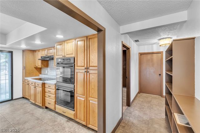 2457 Swan Lane, Las Vegas, NV 89121