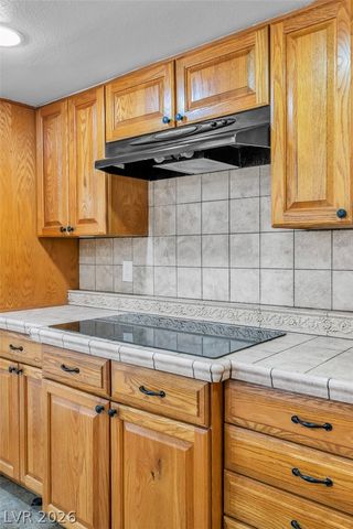 2457 Swan Lane, Las Vegas, NV 89121