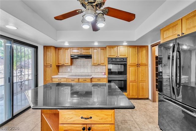 2457 Swan Lane, Las Vegas, NV 89121