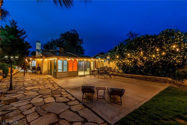 2457 Swan Lane, Las Vegas, NV 89121