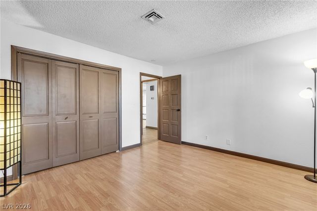 2457 Swan Lane, Las Vegas, NV 89121