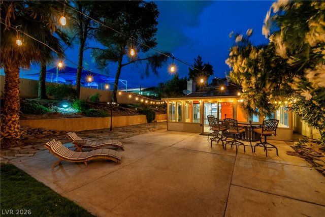 2457 Swan Lane, Las Vegas, NV 89121