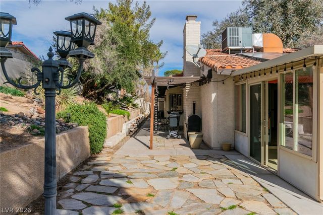 2457 Swan Lane, Las Vegas, NV 89121