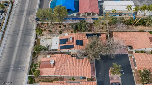 2457 Swan Lane, Las Vegas, NV 89121