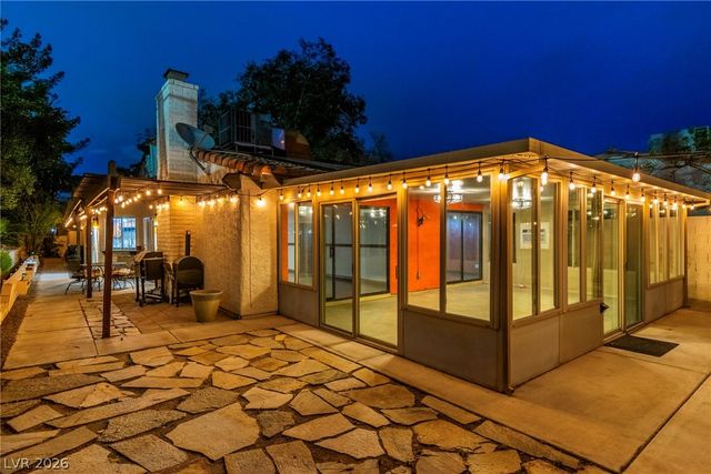 2457 Swan Lane, Las Vegas, NV 89121